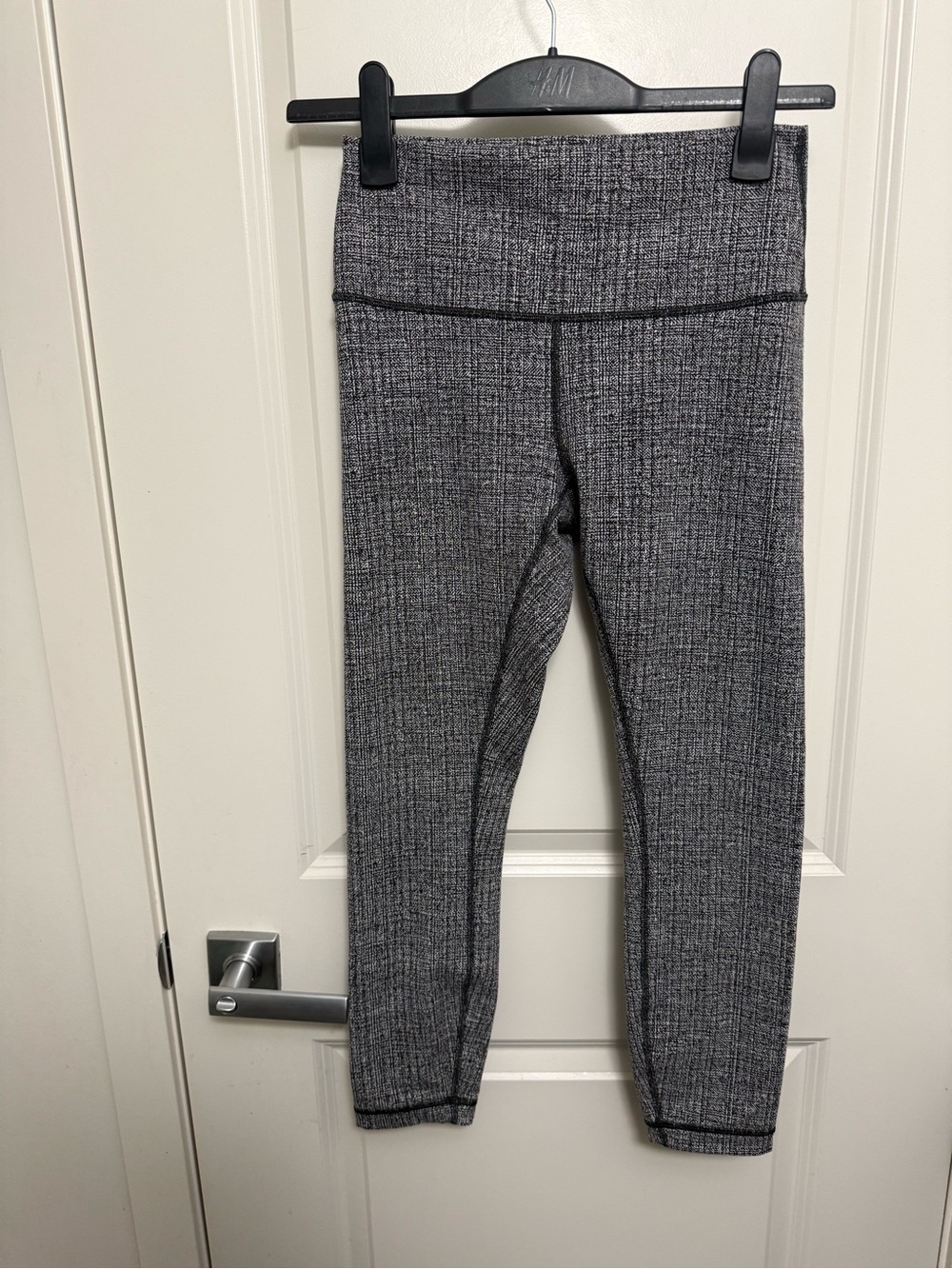 Lululemon Wunder Under Hi-Rise Tights in size 8
